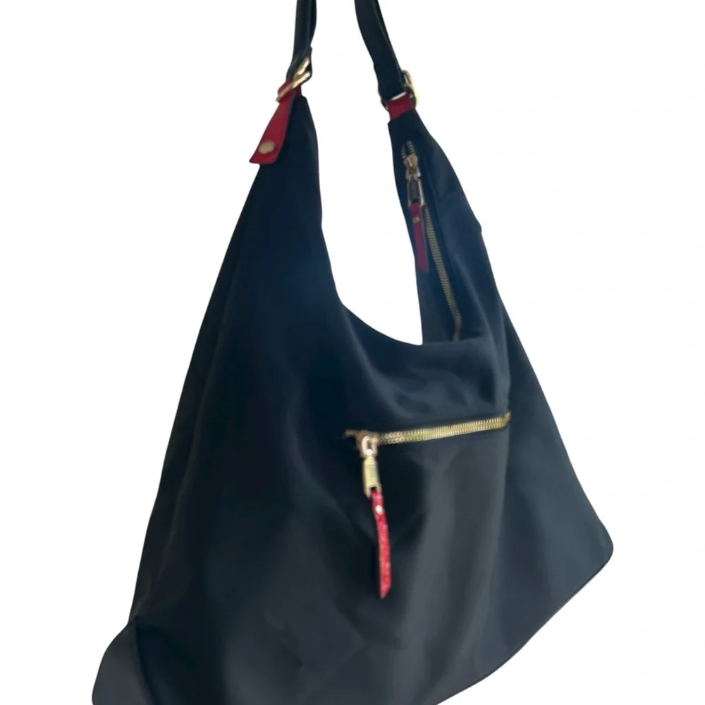 The Ellen Tracy Hobo Shoulder Bag– Sleek Everyday carry